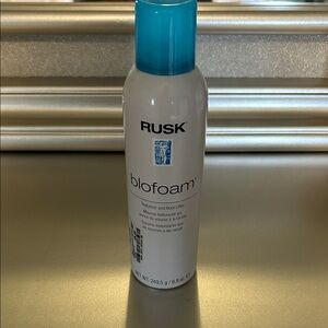 RUSK Blofoam Texturizing Root Lifter - White with Teal Cap